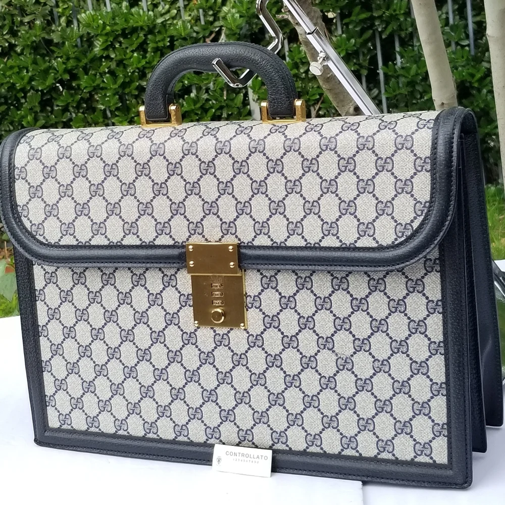 Gucci Vintage GG Navy Blue Briefcase Portfolio. UNISEX